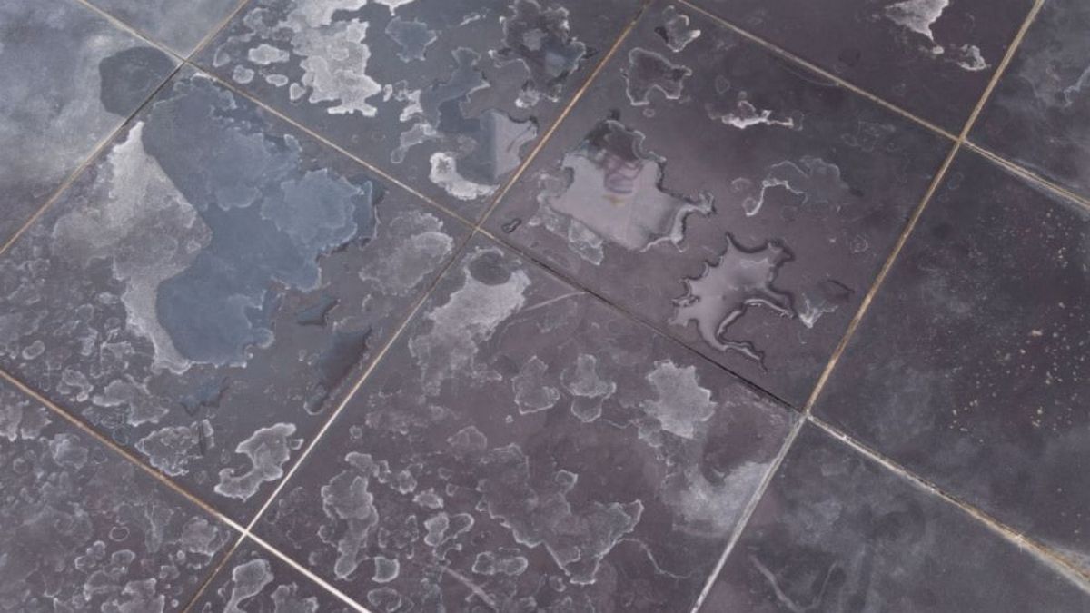 Tough stains on tiles