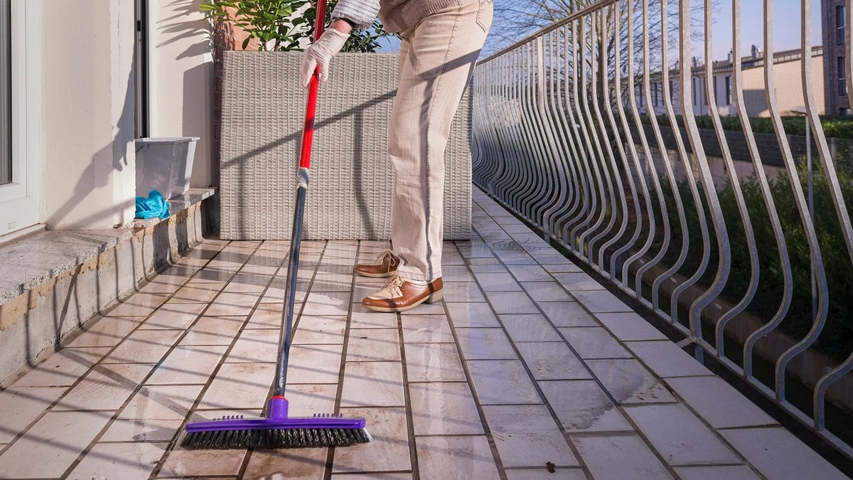 How to Clean Outdoor Tiles