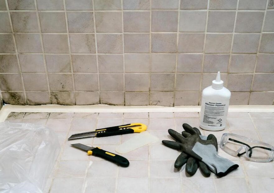 How to Remove Silicone from Tiles